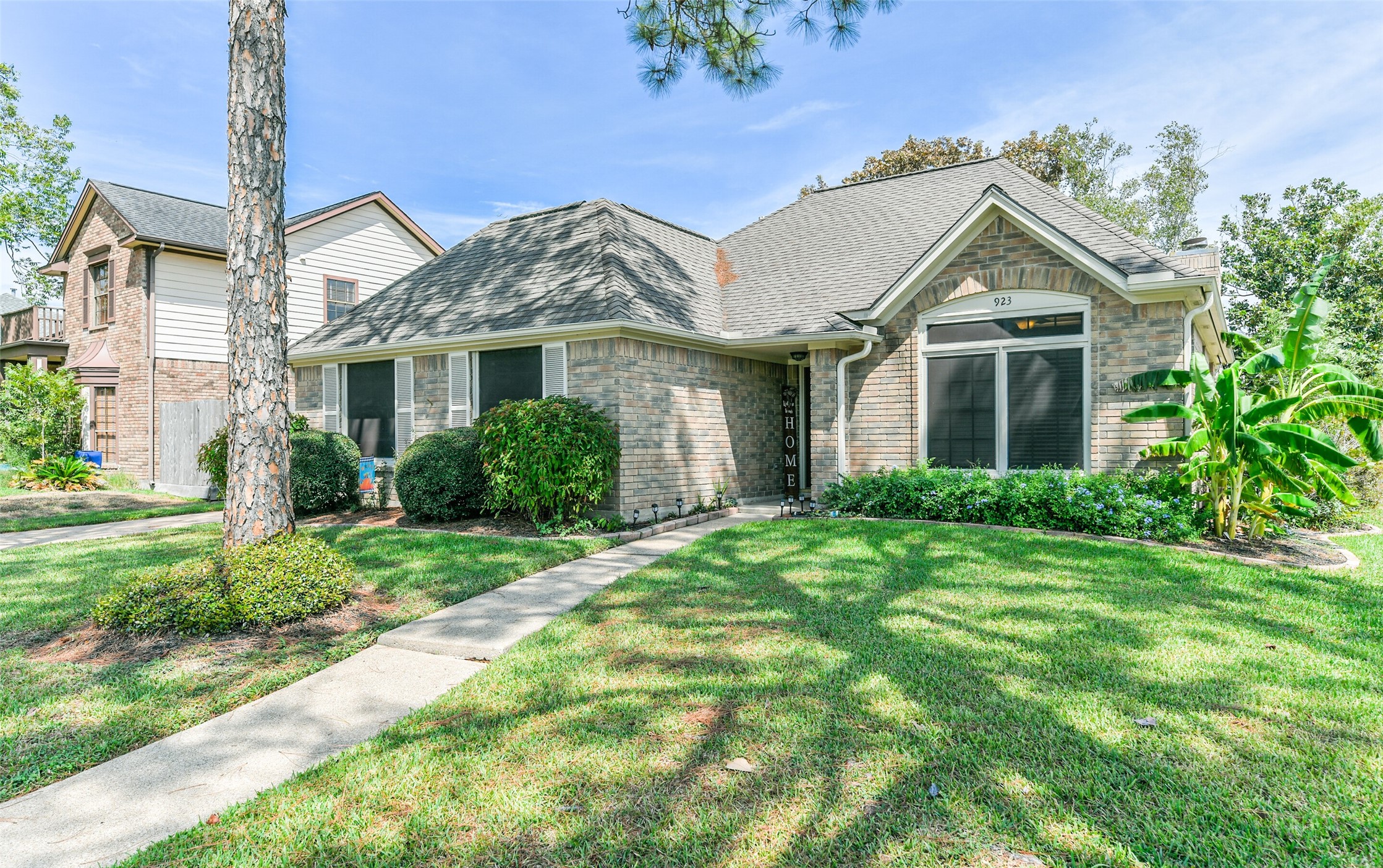 923 Heathgate Drive Houston TX 77062