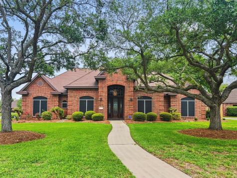 921 Oleander Street Lake Jackson TX 77566