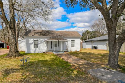 822 Fitzgerald Street East Bernard TX 77435