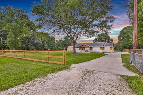 400 County Road 2230 Cleveland TX 77327
