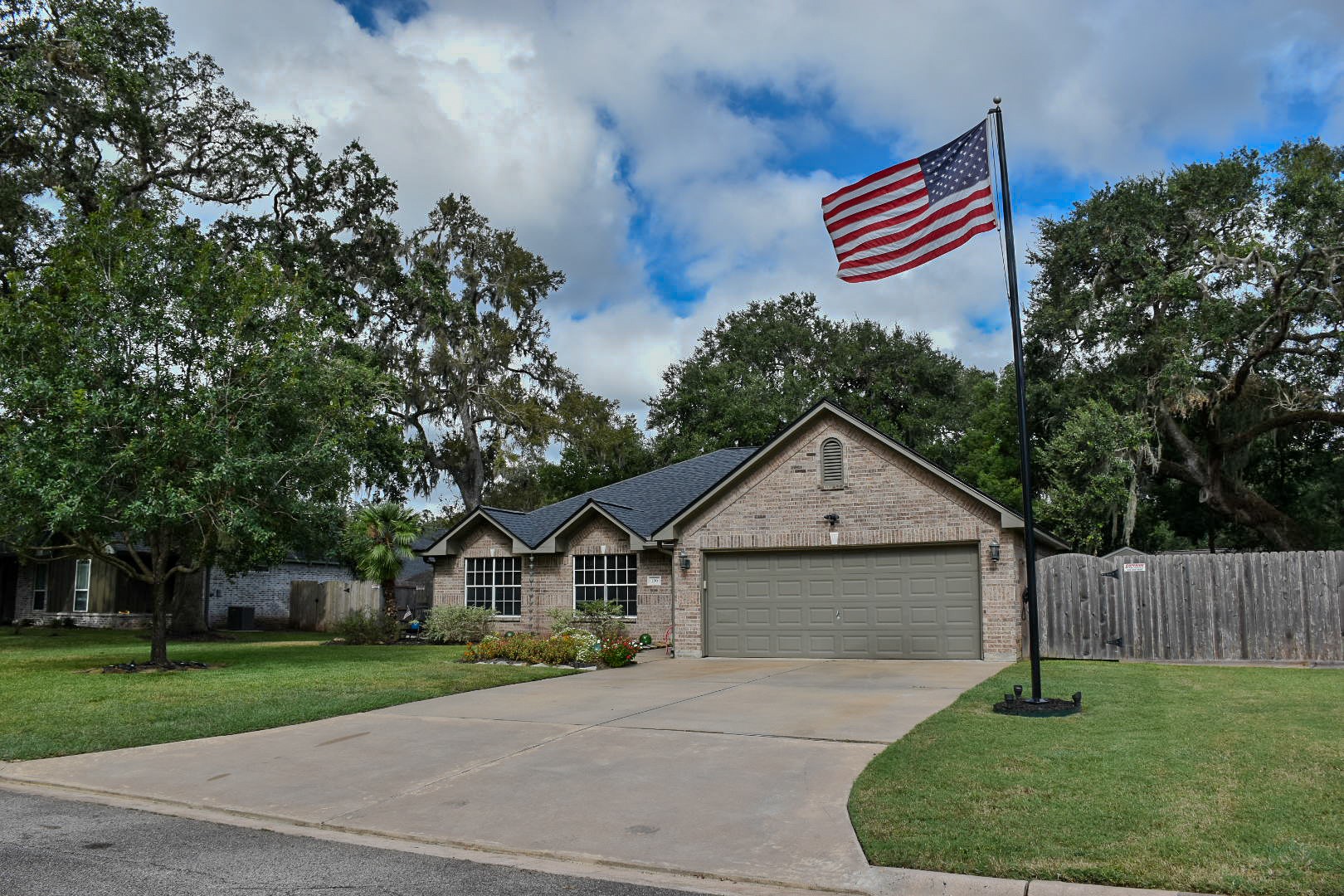 136 Pecan Valley Drive West Columbia TX 77486