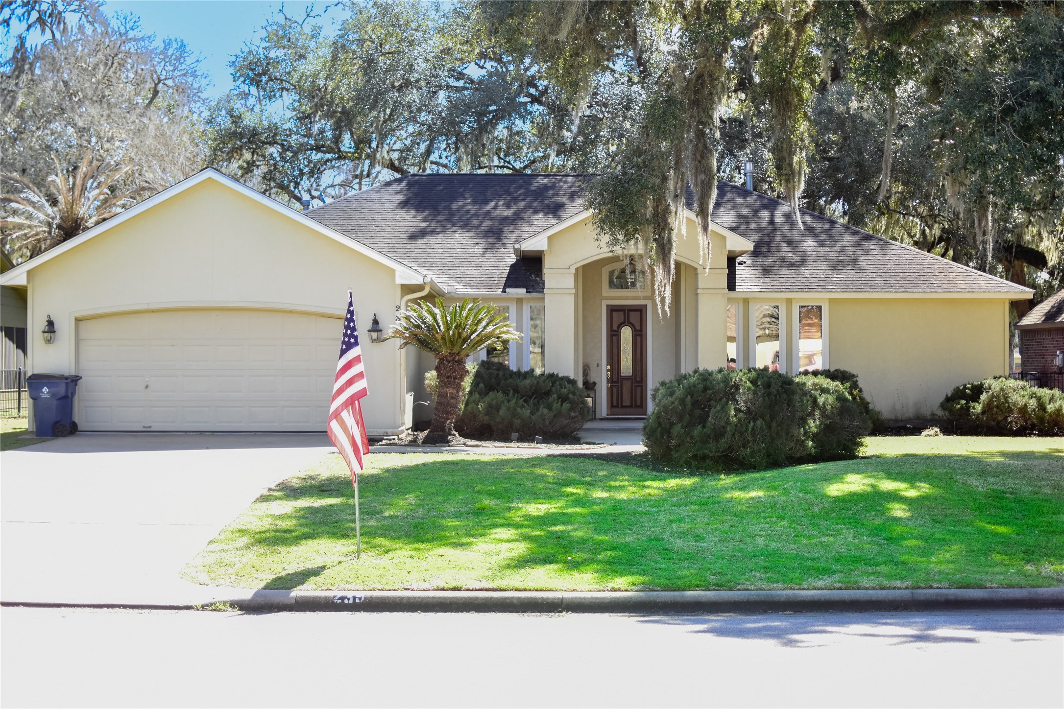239 S Amherst Drive West Columbia TX 77486