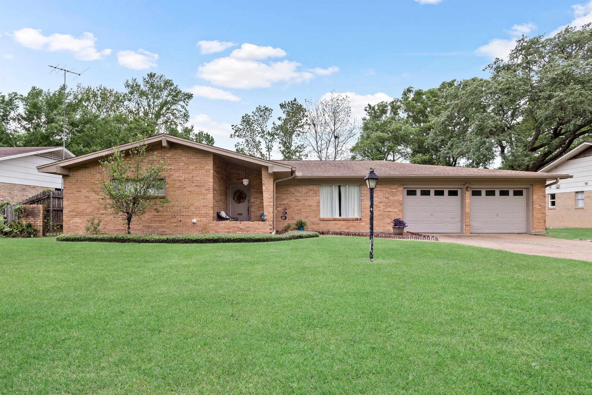 1865 Rikisha Lane Beaumont TX 77706