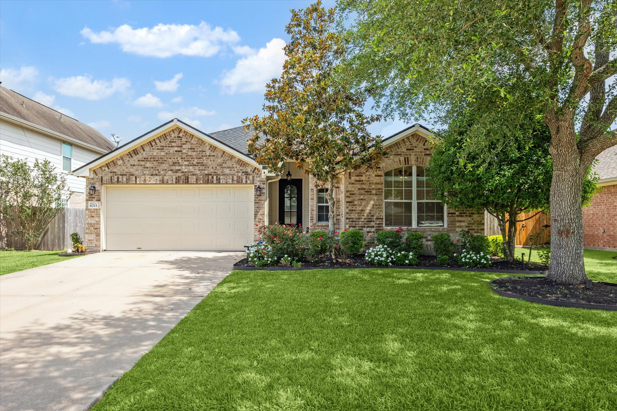 6713 Paigetree Lane Pearland TX 77584