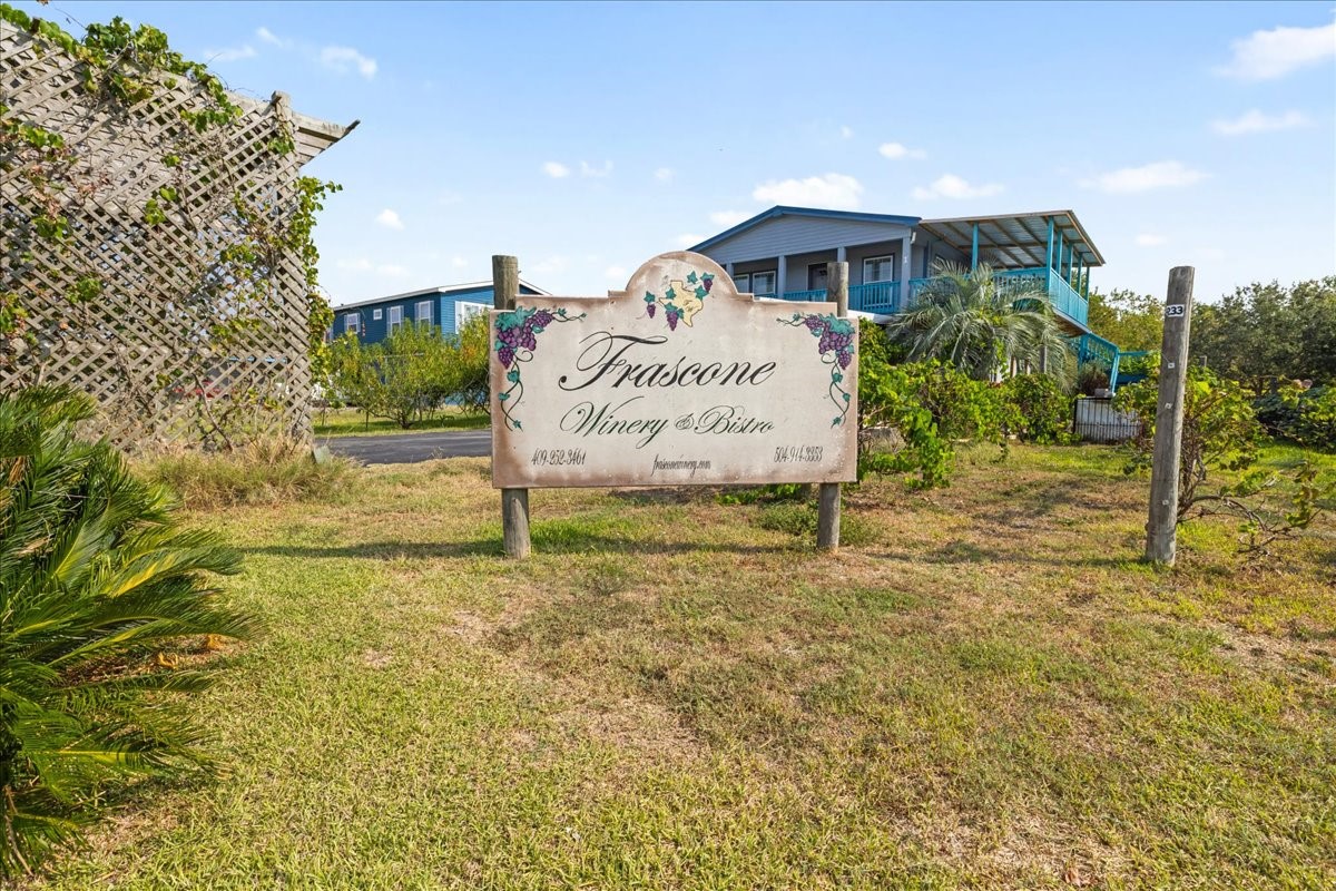 308 Bayside Drive Anahuac TX 77514