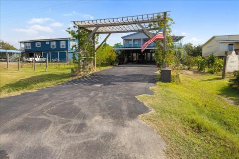 308 Bayside Drive Anahuac TX 77514