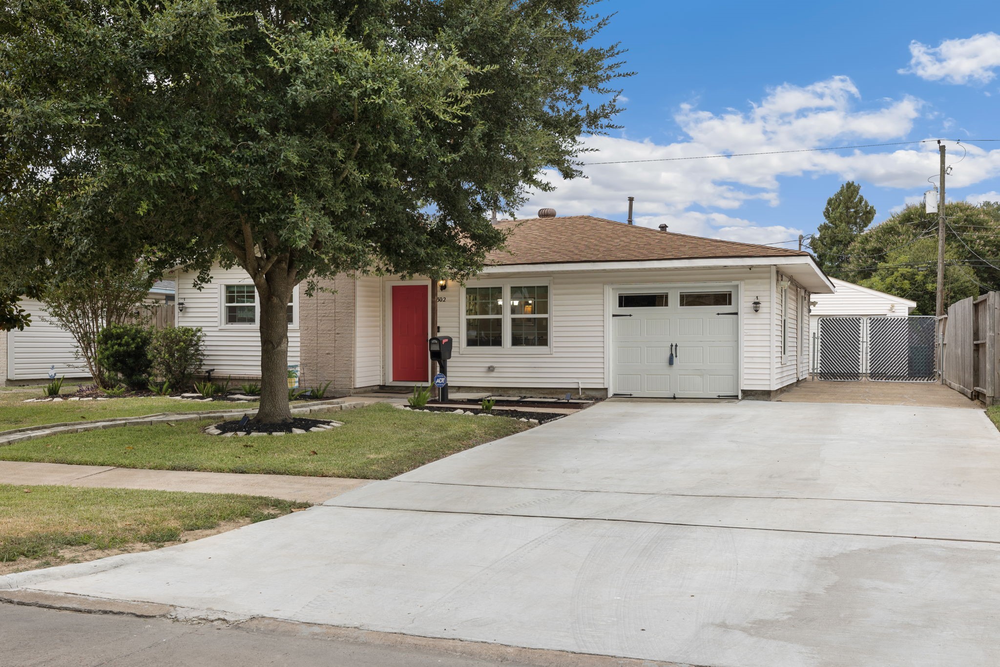 3302 Thornwood Drive Pasadena TX 77503