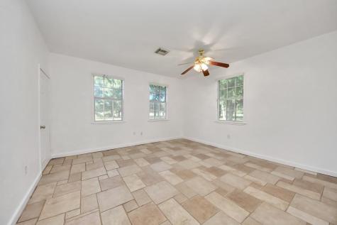 3607 S Main Street Anahuac TX 77514