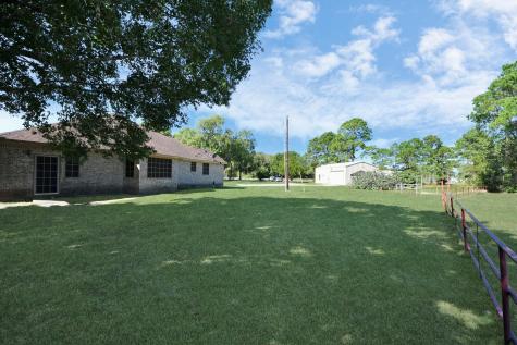 3607 S Main Street Anahuac TX 77514