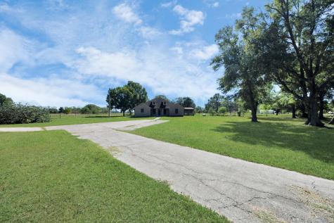 3607 S Main Street Anahuac TX 77514