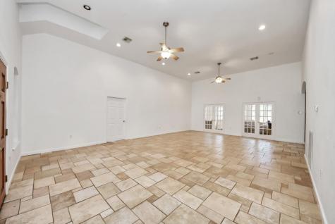 3607 S Main Street Anahuac TX 77514