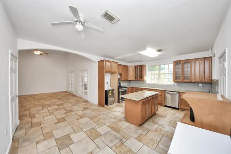 3607 S Main Street Anahuac TX 77514