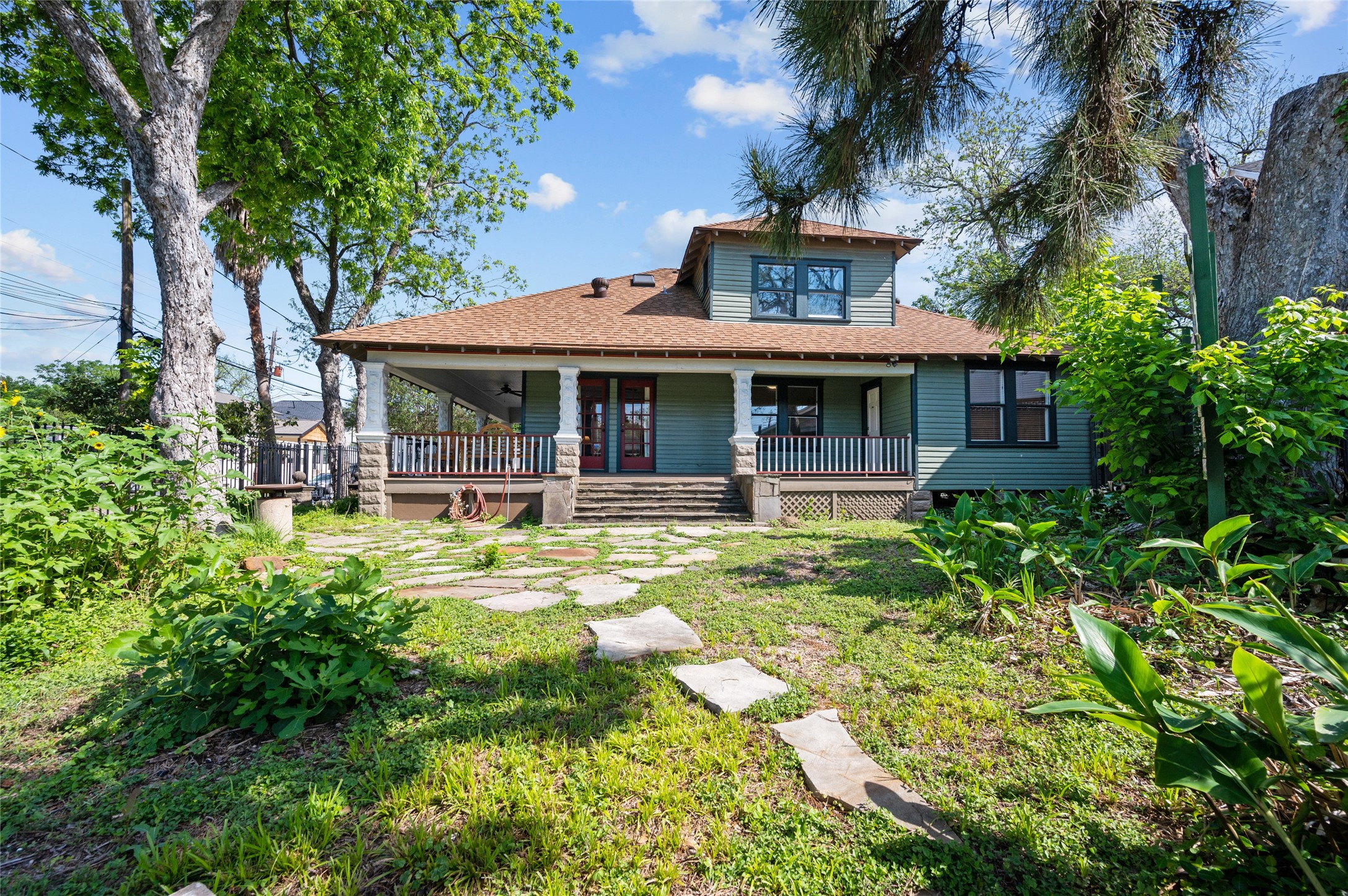 1528 White Oak Drive Houston TX 77009