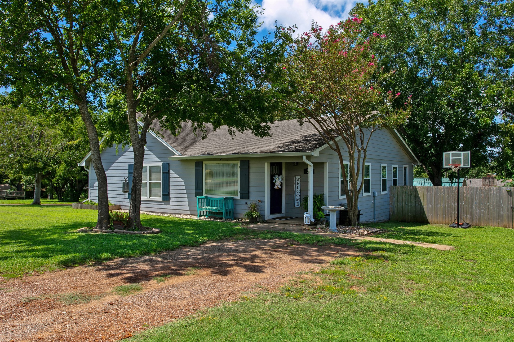 502 N Center Street Franklin TX 77856