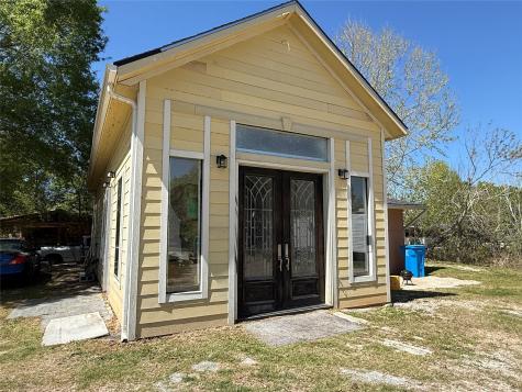 270 County Road 3409 Cleveland TX 77327