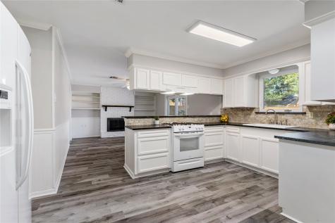 411 Oak Vista Drive Friendswood TX 77546