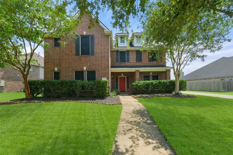713 Falcon Lake Drive Friendswood TX 77546