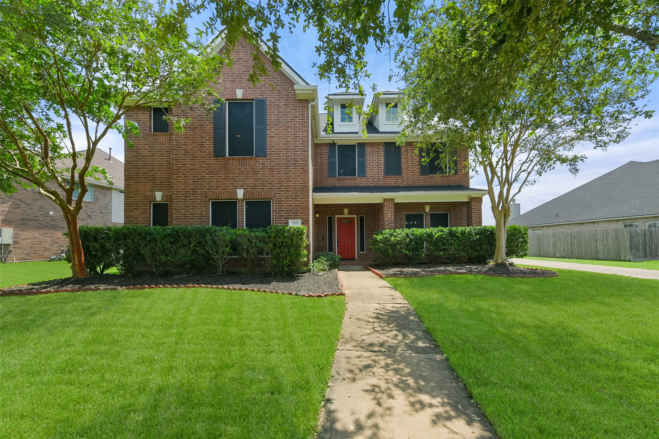 713 Falcon Lake Drive Friendswood TX 77546