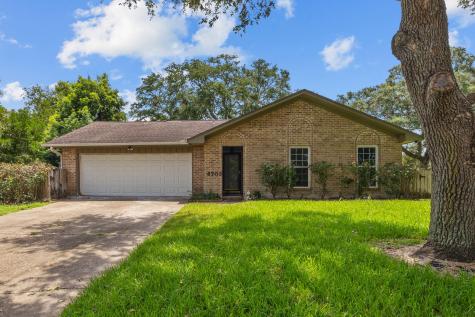 6703 Pecanwood Street Hitchcock TX 77563