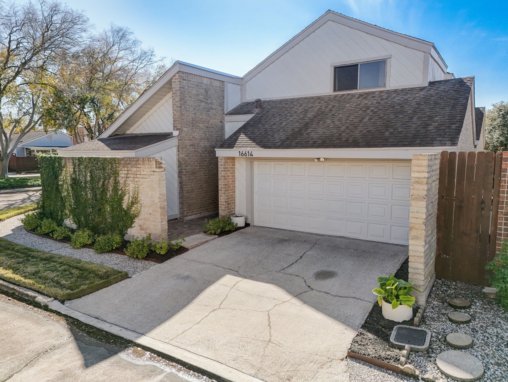 16614 Hollins Way Houston TX 77058
