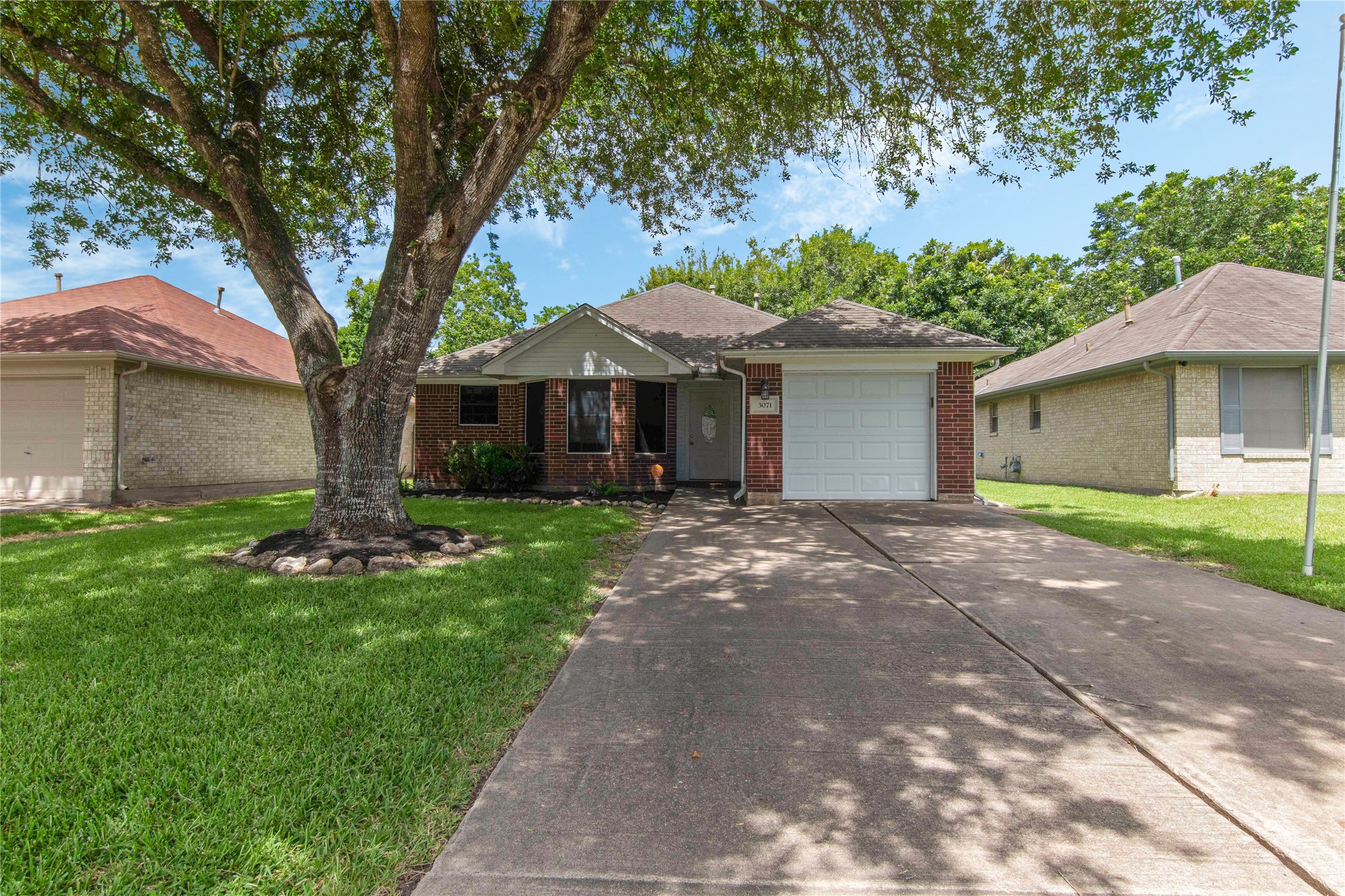 3071 Overland Trail Dickinson TX 77539