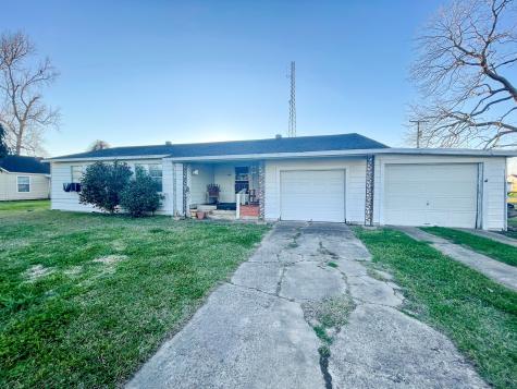 204 S Market Street Brazoria TX 77422