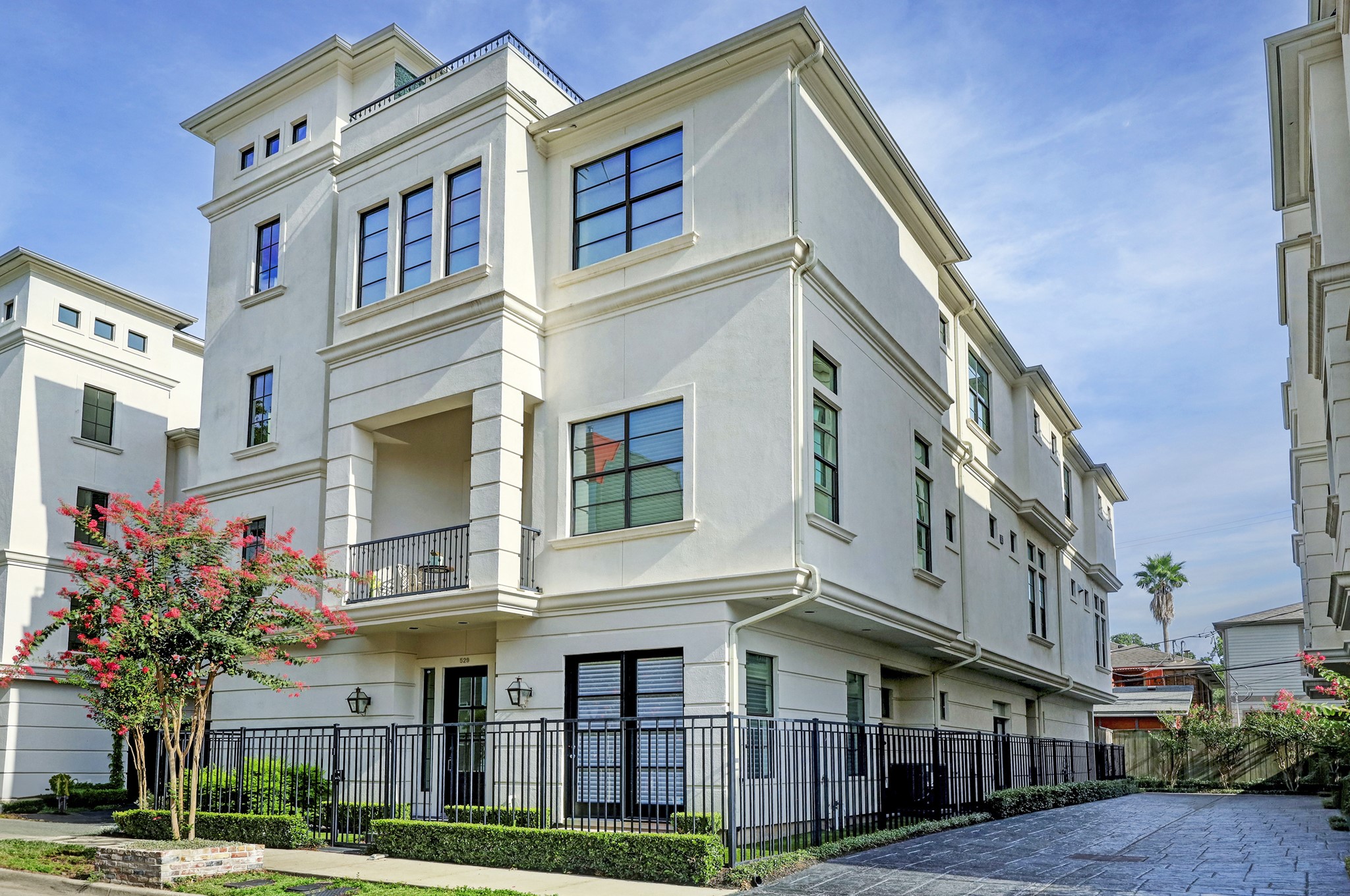 529 W Bell Street Houston TX 77019