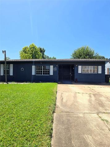 5874 Belneath Street Houston TX 77033
