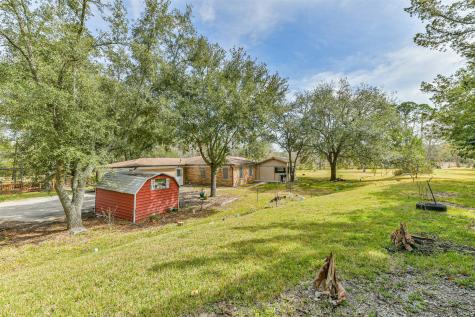 9101 Lazy Lane Hitchcock TX 77563