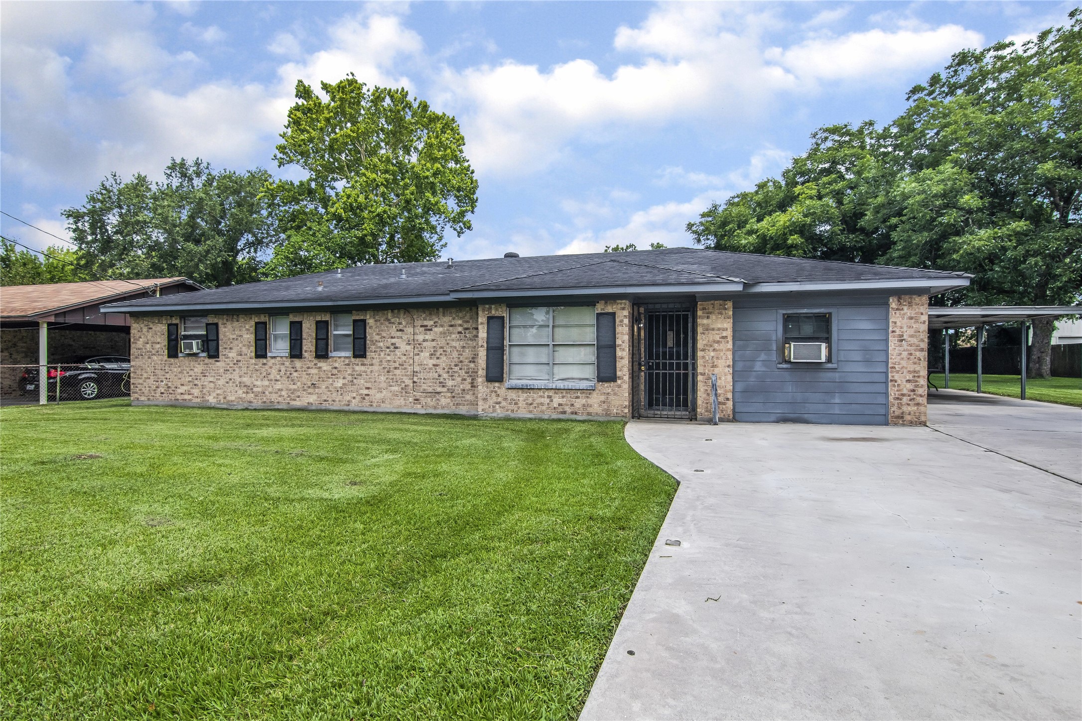 423 Zinn Drive Crosby TX 77532