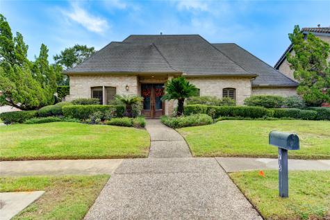 1715 Woodland Park Drive Houston TX 77077