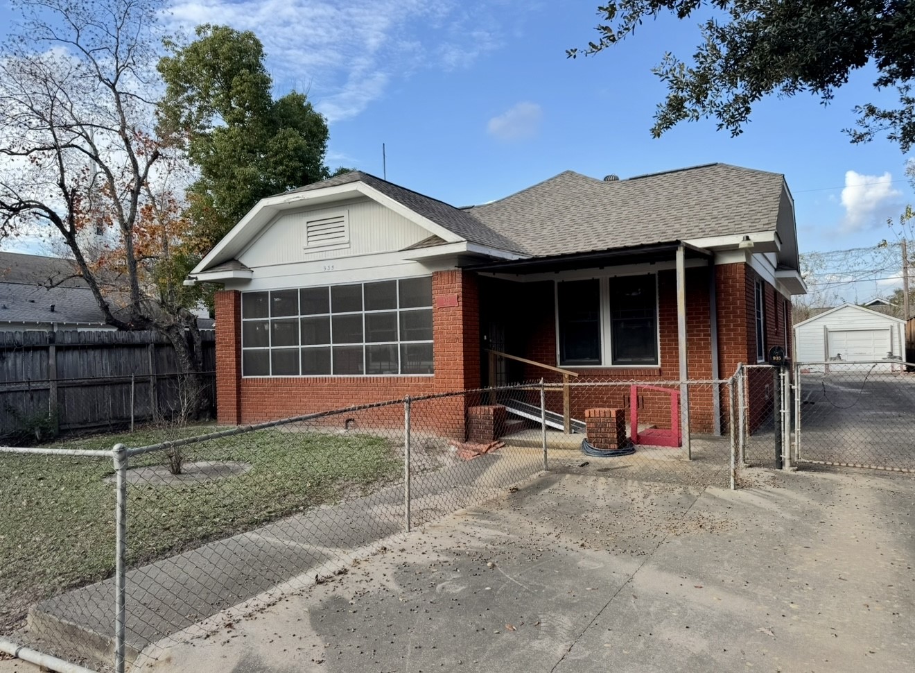 935 Pecore Street Houston TX 77009