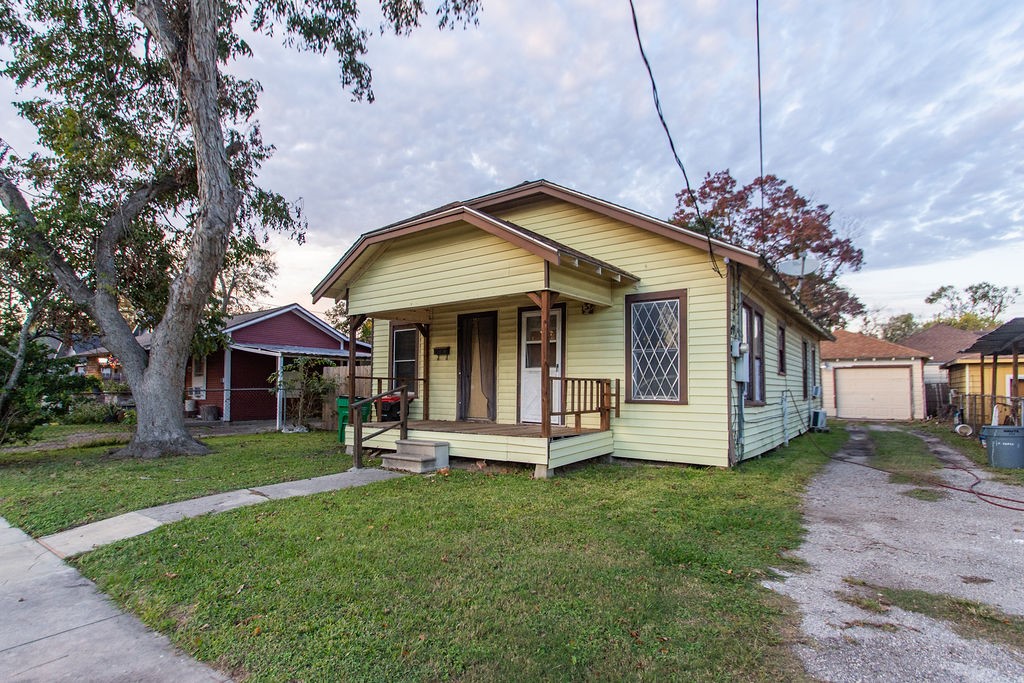 316 E Hunnicutt Street Baytown TX 77520