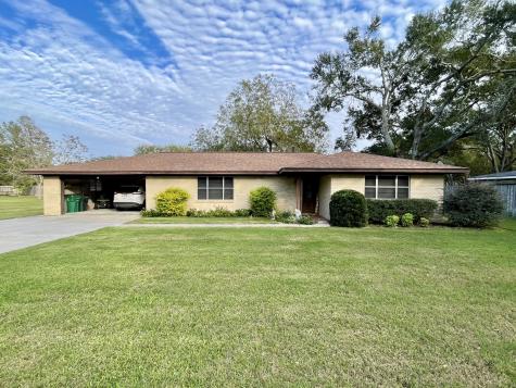 571 Henson Street El Campo TX 77437