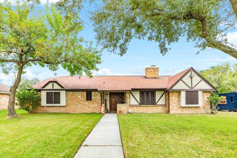 8306 Crestwood Drive Texas City TX 77591