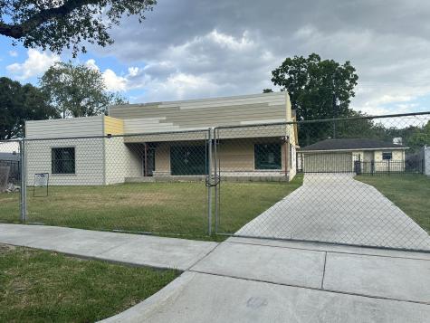 5631 Cerritos Drive Houston TX 77035
