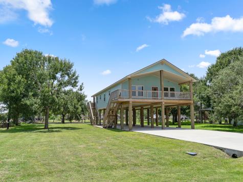 1822 County Road 297 Sargent TX 77414