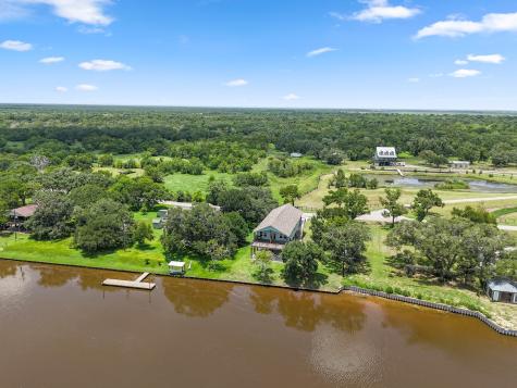 1822 County Road 297 Sargent TX 77414
