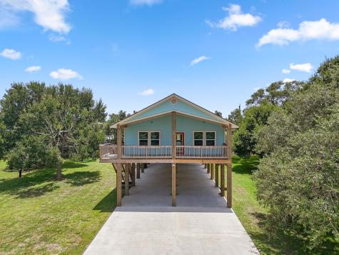 1822 County Road 297 Sargent TX 77414