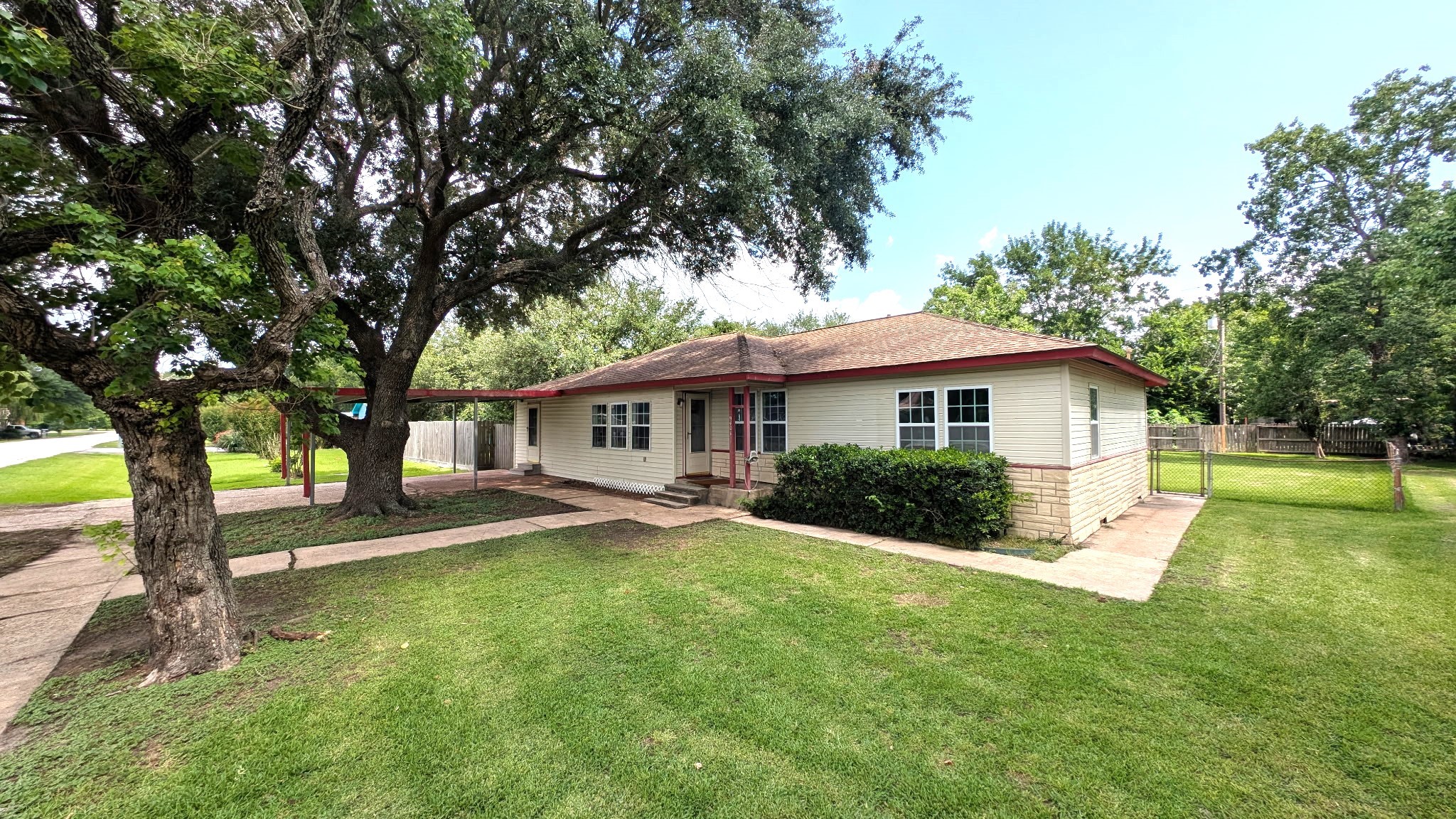 9401 Montgomery Lane La Porte TX 77571
