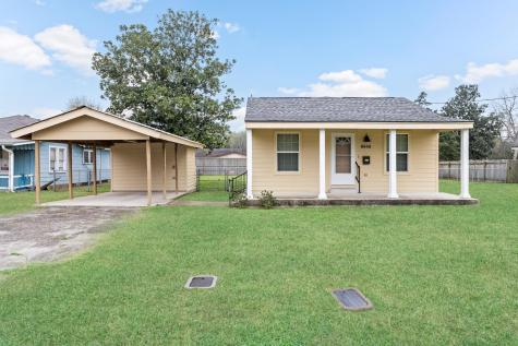 6848 Washington Street Groves TX 77619