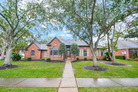 1212 Buttonwood Drive Friendswood TX 77546