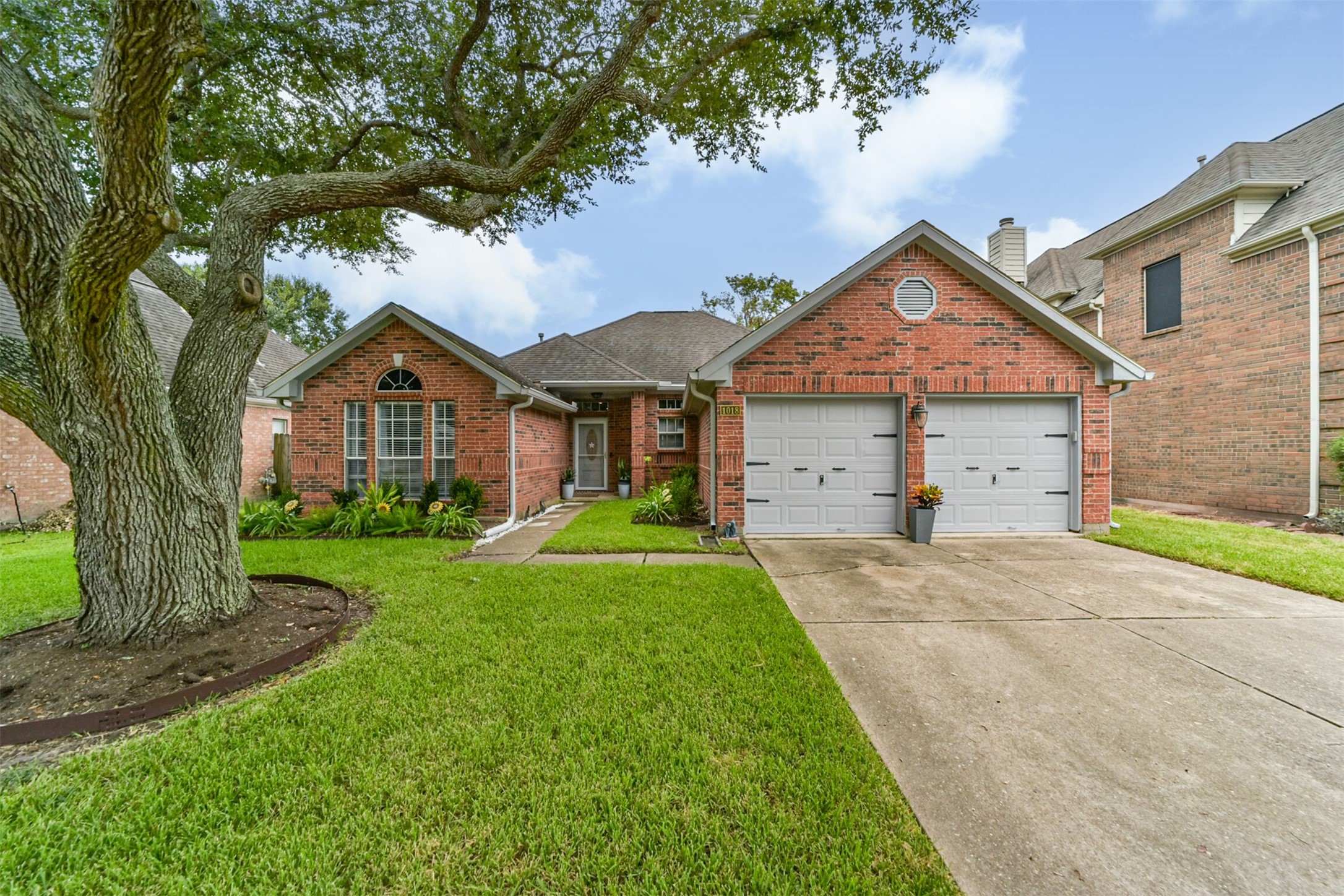 1018 Canterbury Drive Pearland TX 77584