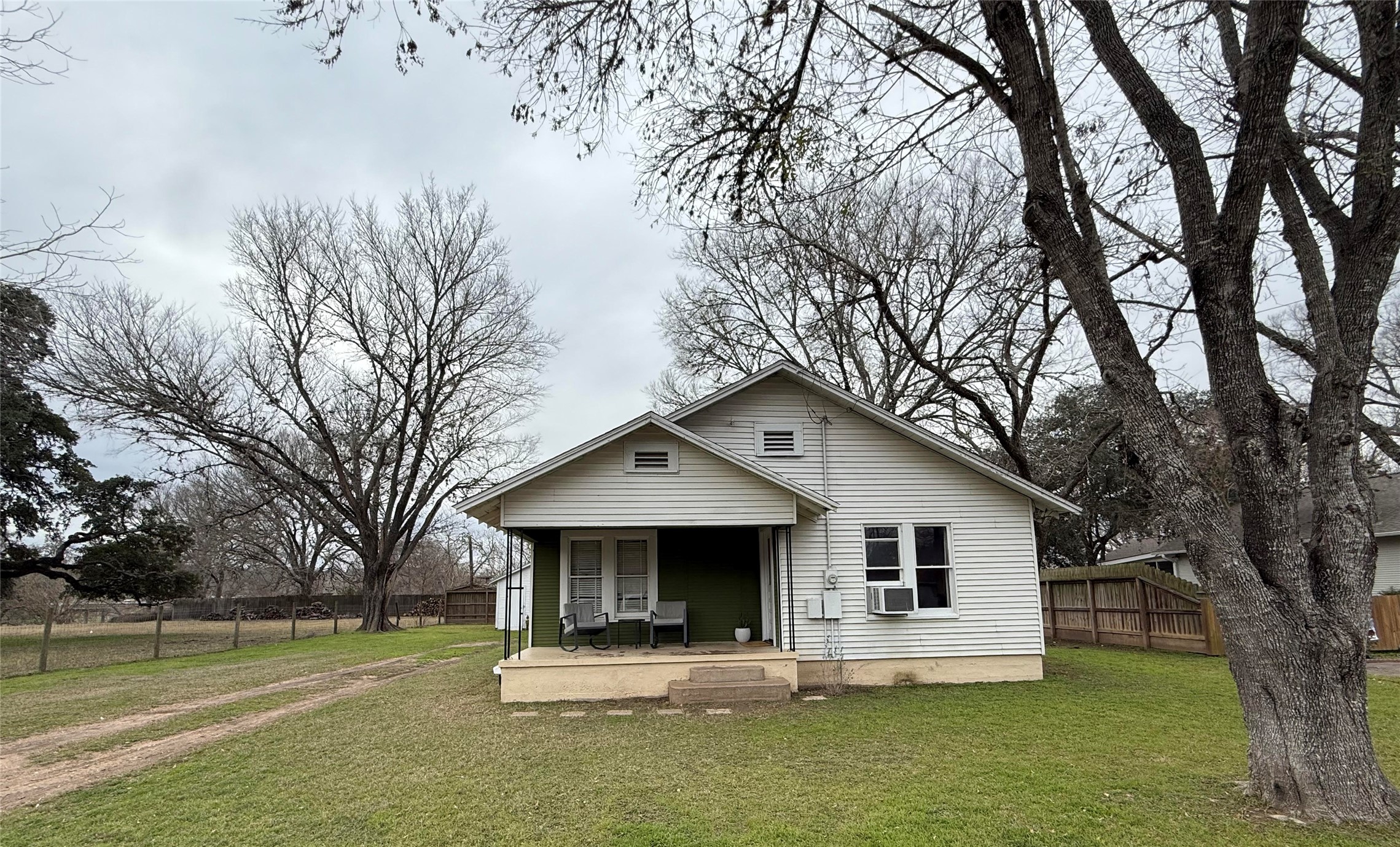 1114 S Madison Street La Grange TX 78945