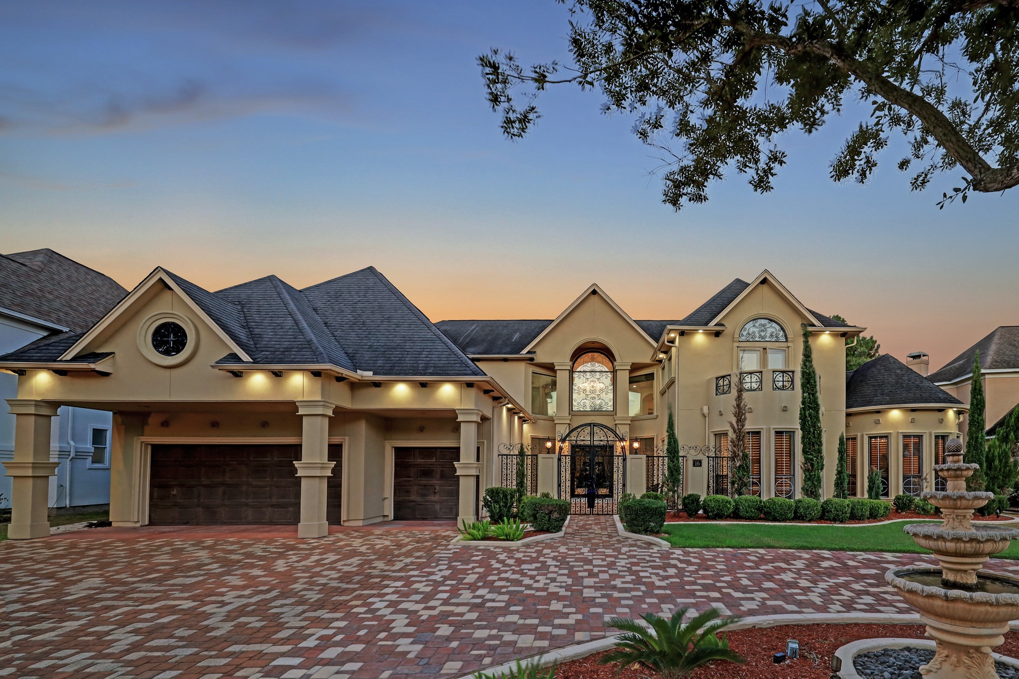 16 Lake Mist Court Sugar Land TX 77479