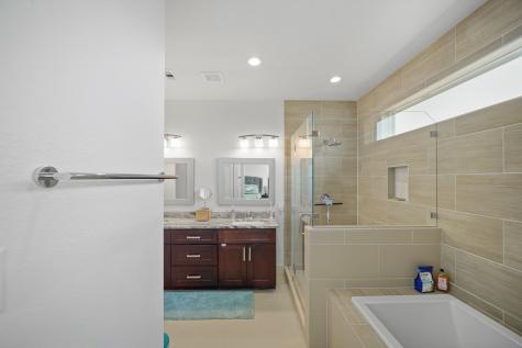 4402 Mckinley Street B Houston TX 77051