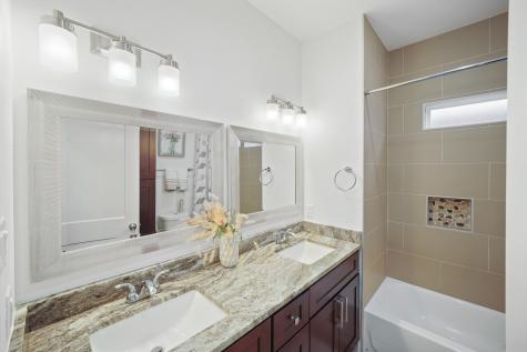 4402 Mckinley Street B Houston TX 77051