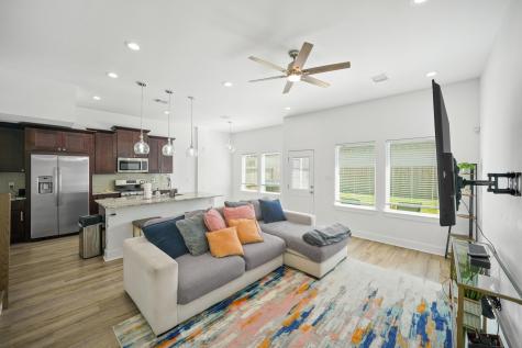 4402 Mckinley Street B Houston TX 77051