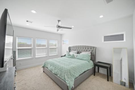 4402 Mckinley Street B Houston TX 77051