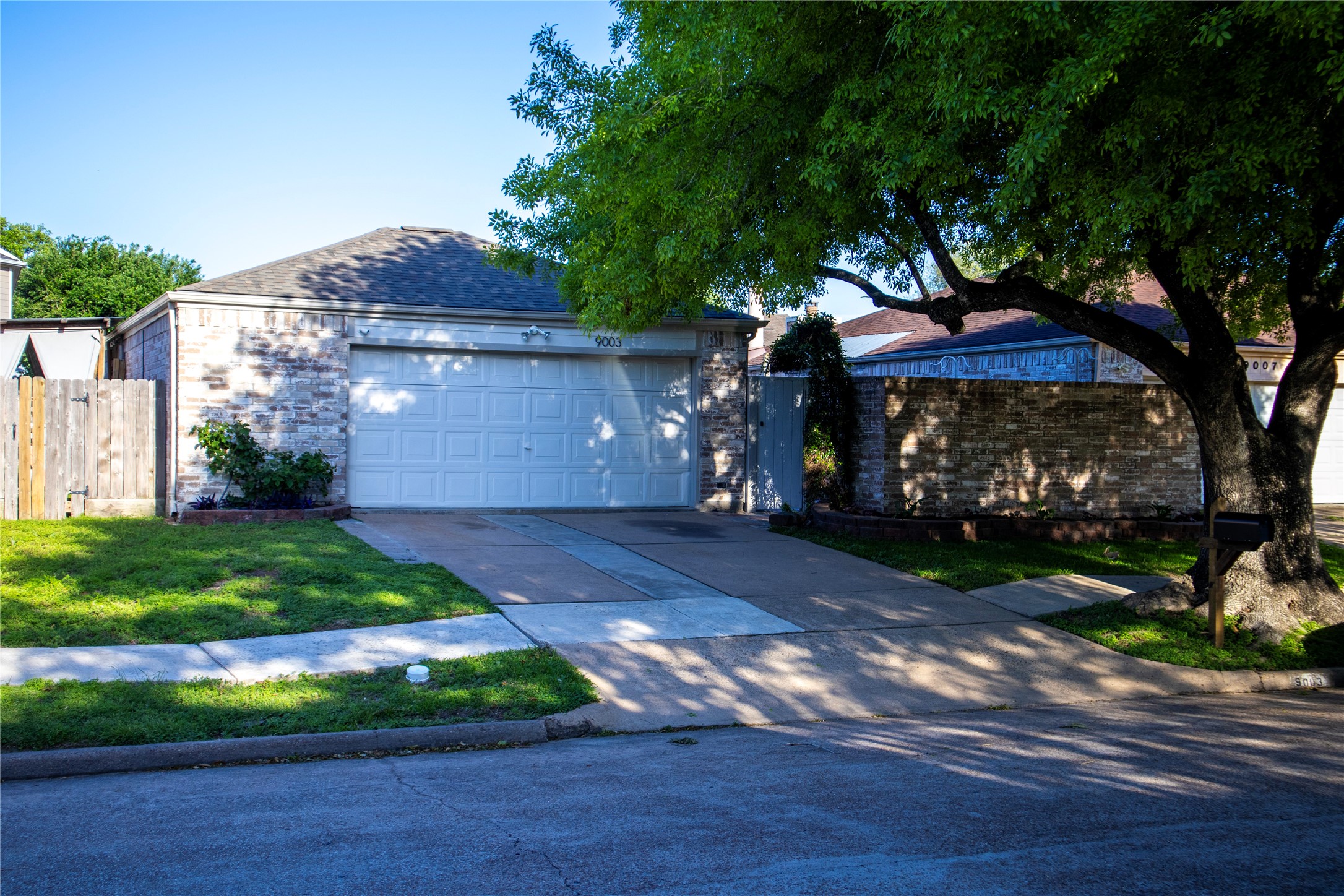 9003 Belle Glen Drive Houston TX 77099